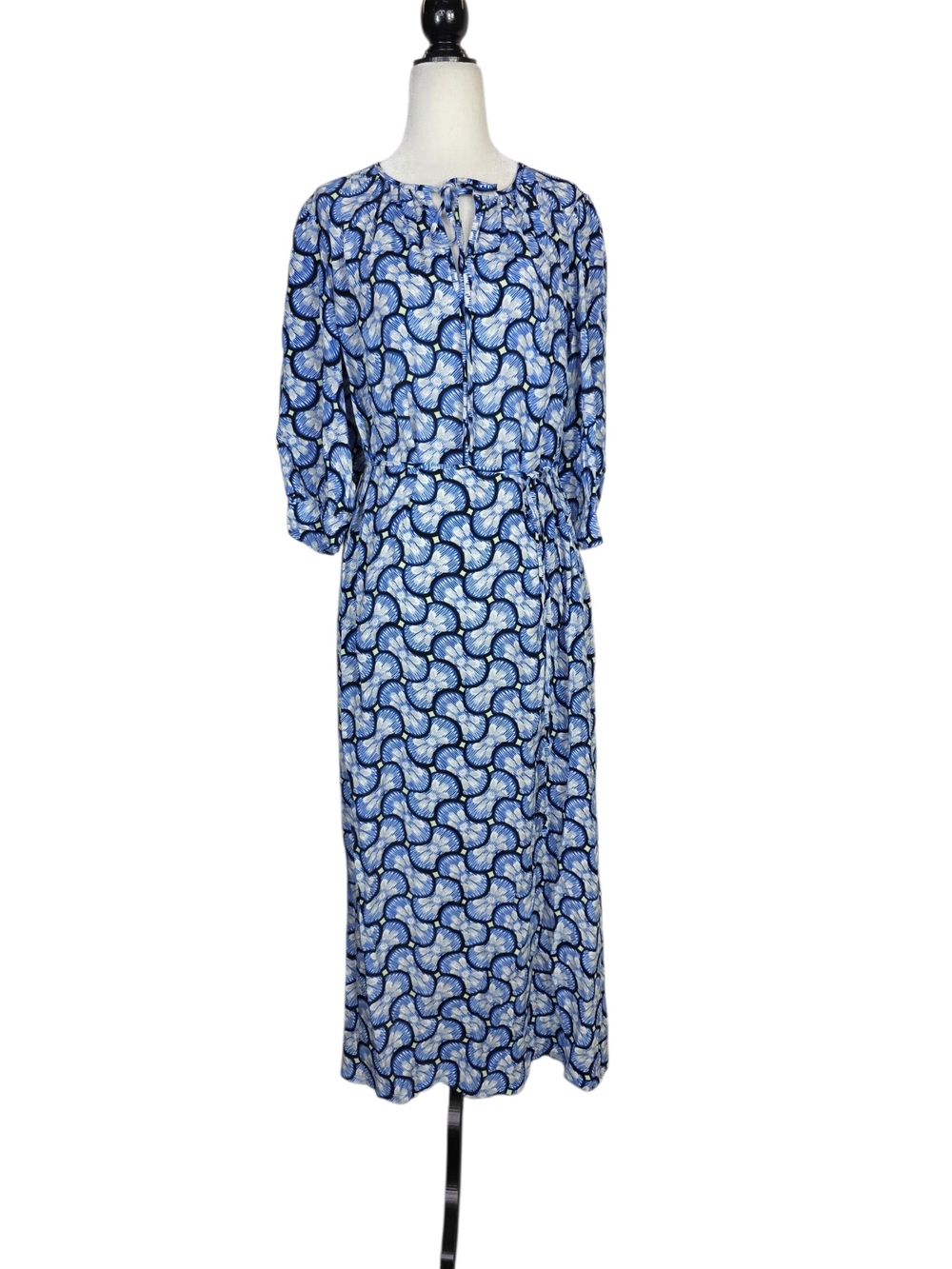 Diane Von Furstenburg Abstract print 3 quarter sleeves gathered tie neck & waist
